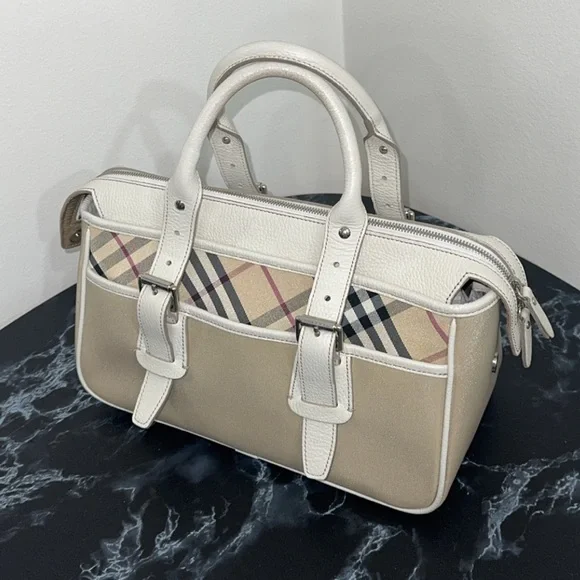 BURBERRY Leather Nylon Canvas Handbag Beige Ivory
Handbag AUTHENTIC - Picture 8 of 16
